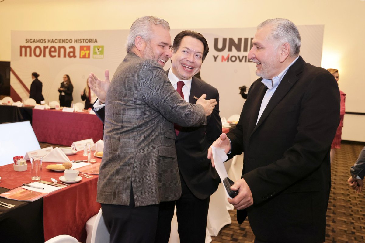 ARBedolla's tweet photo. Acompañamos a Claudia Sheinbaum en su registro como candidata a la Presidencia de la República, con enorme gusto de vernos rodeados de grandes hombres y mujeres comprometidos con la transformación, y presenciar el apoyo del pueblo de México. https://t.co/3KCCSKPmKu