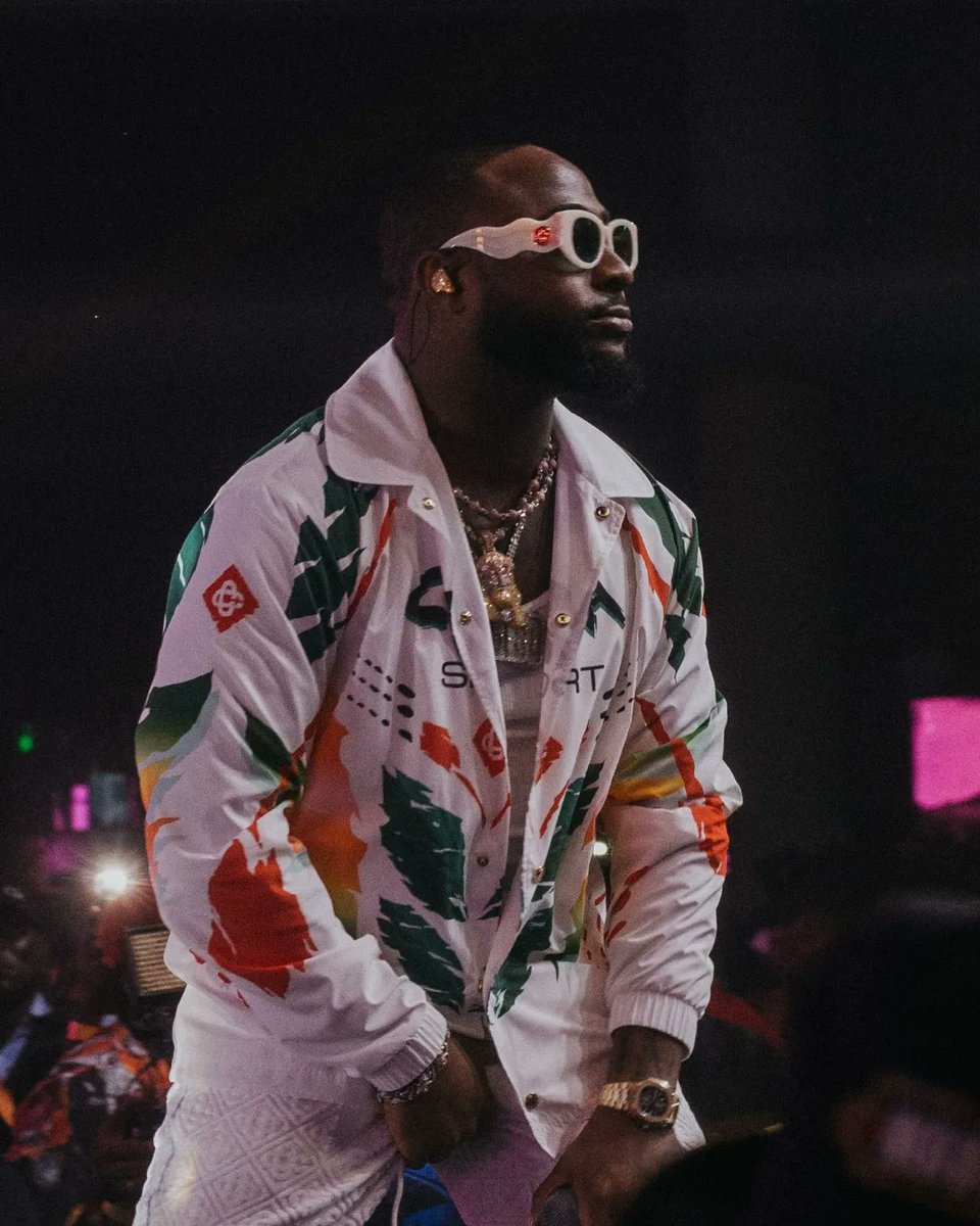 twinxphotograp3's tweet photo. OBO x TwinX 📸

@davido
📸 @twinxstudios.ng

Choose your favorite slide
Comment with your favorite emoji 
💪💫💯🔥

#viral #Davido #001
#twinxstudios https://t.co/BFLUfRbC3r