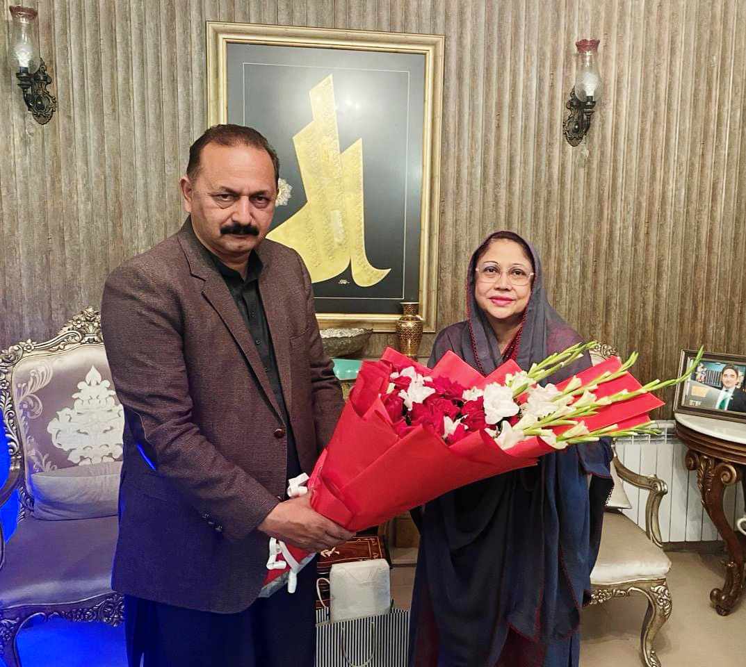 Kashif Awan (@pyoakmzd) on Twitter photo اسلام آباد :
انچارچ پاکستان پیپلز پارٹی آزادکشمیر افیئرز
محترمہ فریال تالپور سے وزیر حکومت و مرکزی سیکرٹری اطلاعات پاکستان پیپلزپارٹی آزاد کشمیر #سردار__جاوید_ایوب_خان_ایڈوکیٹ کی ملاقات۔
بھرپور انتخابی مہم اور انتخابات میں کامیابی پر مبارکباد <a href="/BBhuttoZardari/">BilawalBhuttoZardari</a> <a href="/JavedAyoub/">Sardar Javed Ayoub</a> اسلام آباد :
انچارچ پاکستان پیپلز پارٹی آزادکشمیر افیئرز
محترمہ فریال تالپور سے وزیر حکومت و مرکزی سیکرٹری اطلاعات پاکستان پیپلزپارٹی آزاد کشمیر #سردار__جاوید_ایوب_خان_ایڈوکیٹ کی ملاقات۔
بھرپور انتخابی مہم اور انتخابات میں کامیابی پر مبارکباد <a href="/BBhuttoZardari/">BilawalBhuttoZardari</a> <a href="/JavedAyoub/">Sardar Javed Ayoub</a>