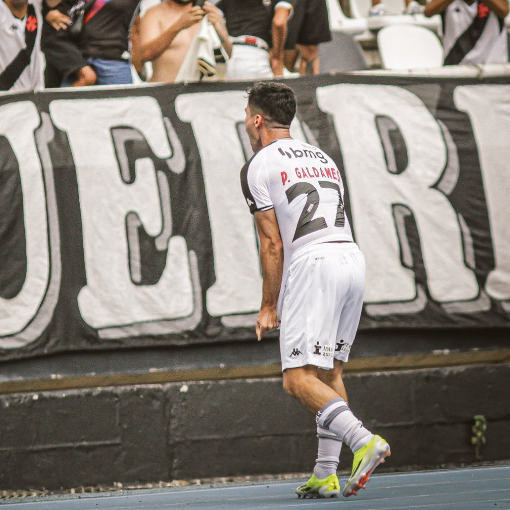 LegionChilena's tweet photo. 🇧🇷 | Pablo Galdames ANOTÓ ⚽  a los 31' en el triunfo 4-2 de Vasco da Gama sobre Botafogo por la jornada 9 del Campeonato Carioca. El mediocampista chileno jugó hasta los 86'. https://t.co/BSlP7kMPWW