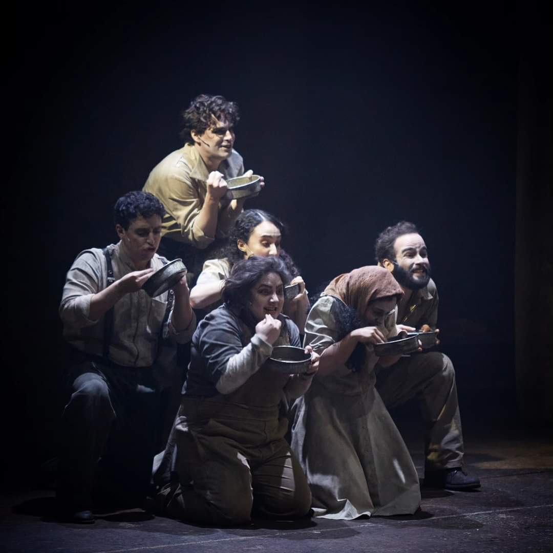 ¡#DOMINGO DE PAYS! 🔪🥧🤤

La tienda de la #SeñoraLovett abre #hoy a las 17:00 H. 
¡ÚLTIMO DÍA PARA COMPARTIR CON TU PERSONA FAVORITA! 😍

#SanValentín con #SweeneyToddMex
𝟱𝟬% 𝗱𝗲 𝗗𝗲𝘀𝗰𝘂𝗲𝗻𝘁𝗼 𝗲𝗻 𝘁𝘂 𝘀𝗲𝗴𝘂𝗻𝗱𝗼 𝗯𝗼𝗹𝗲𝘁𝗼. 🎟️💘

Nos vemos en <a href="/teatro_milan/">Teatro Milán</a>