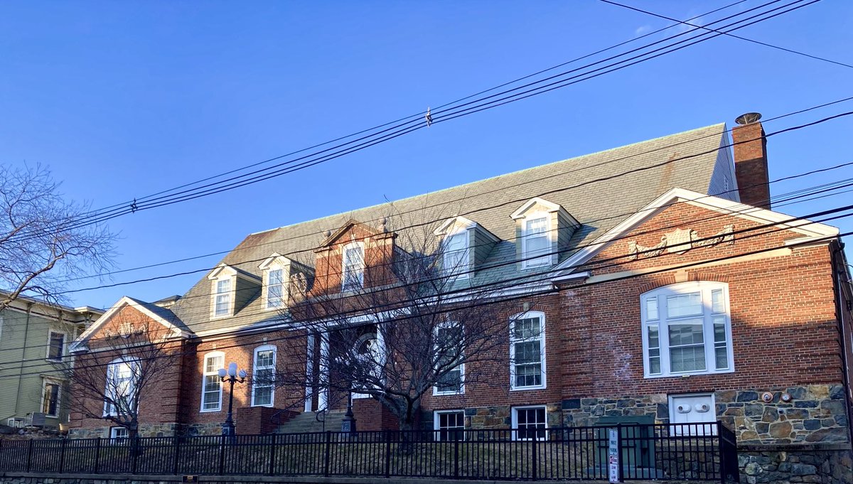 Allone34789's tweet photo. #photography #Photography 
#nature #nature lovers
#tree #bluesky #sky 
#outside #seasons #telephonewire
#February  #building
#winter #Sundayafternoon https://t.co/IXYOK5cqzs