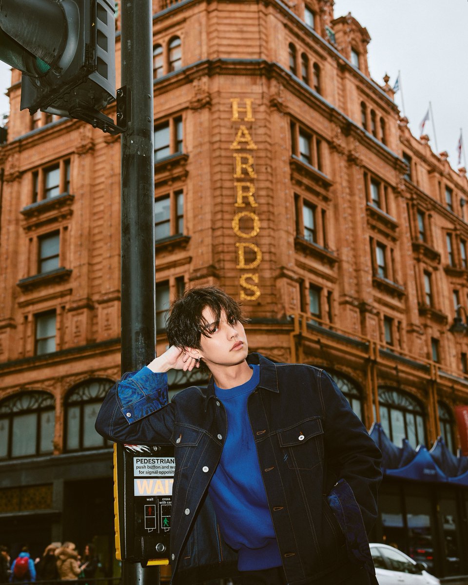 cloud9_ent_ofc's tweet photo. Harrods vibes, Burberry style.

#BurberryWinter2024xBRIGHT
#BurberryxBRIGHT

@Burberry
#Burberry
#LondonFashionWeek2024
#LFW2024 #LFW
#bbrightvc
#Cloud9Ent https://t.co/1nBxg9W5RE