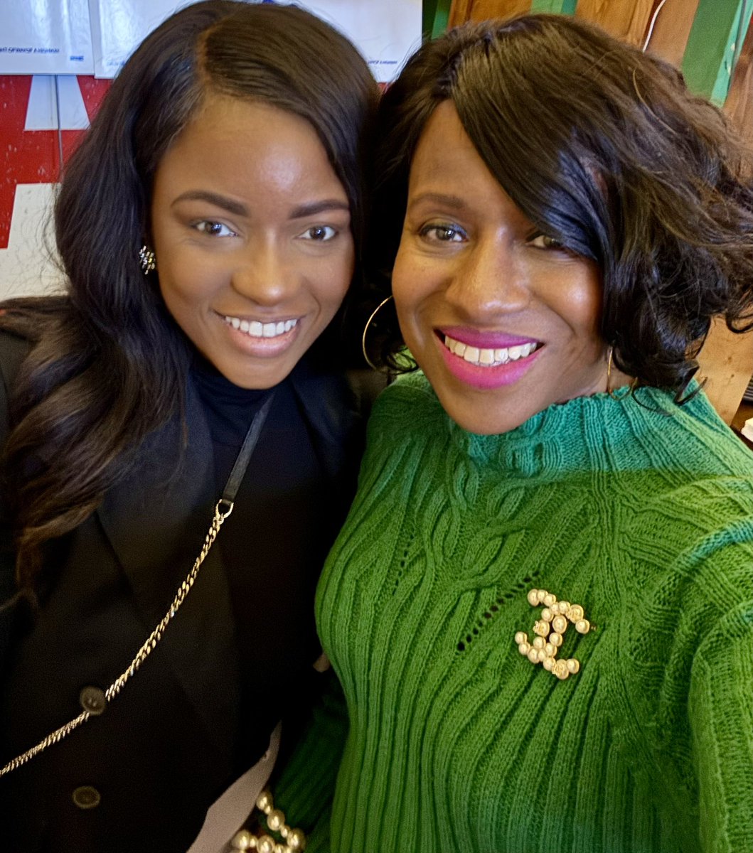 What a pleasure to meet U.S. Congresswoman Jasmine Crockett today! @JasmineForUS @RepJasmine Keep fighting the good fight Sis! 💗❤️ #electedofficials #BlackGirlMagic