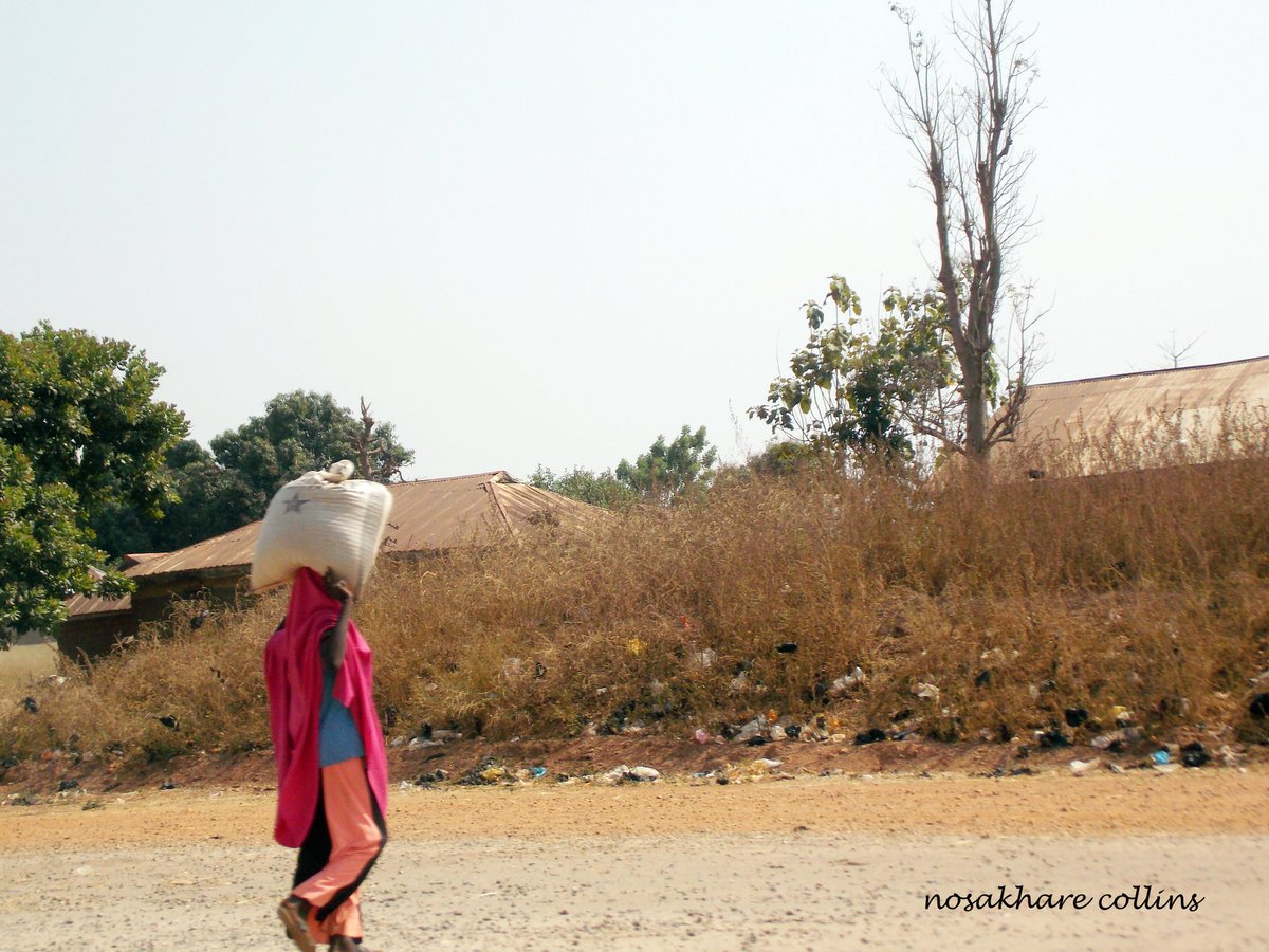 Nosa_collins's tweet photo. Title: Working Hard Before Family Can Eat

Location: Niger Road to Abuja.

#streetphotography #DocumentaryPhotography  #nikon #hisafest  #artexhibition2024 https://t.co/cQ765qF7V8