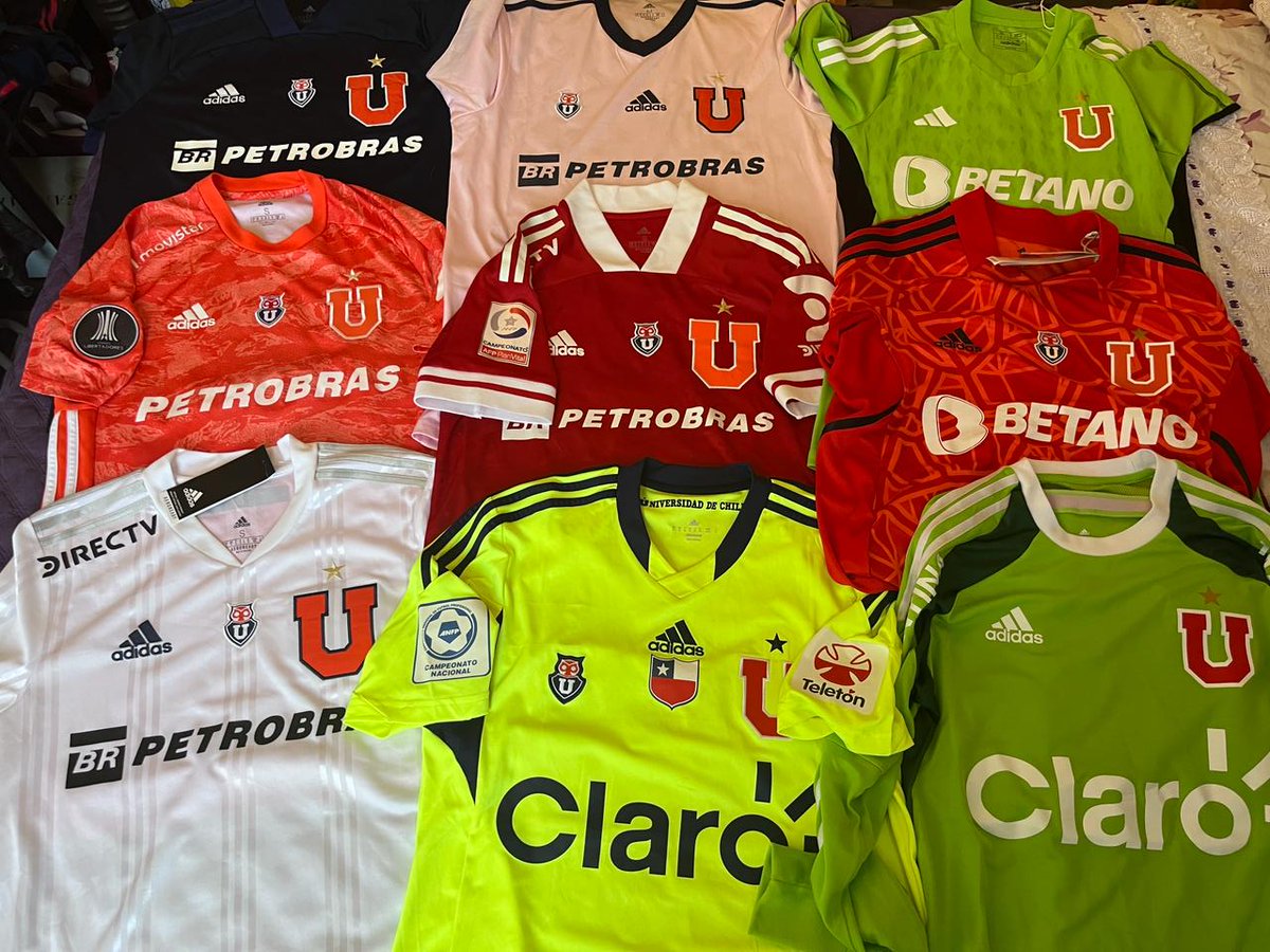 AriasKine's tweet image. Se van, todo venta, diversas tallas y valores, pregunte con confianza no más!! Le agradezco un RT para difundir porfa. ❤️💙