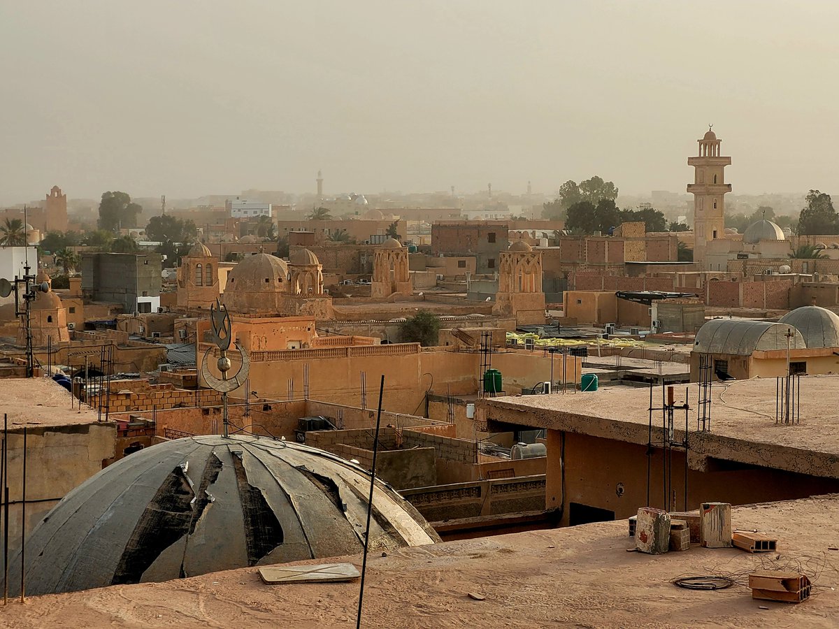 Today I'm in el Oued, city of 1000 Domes. I tried to visit in 2001 but had to turn back 25km short of my destination bcs it was too dangerous. So thrilled to have finally completed my journey 

#Algeria