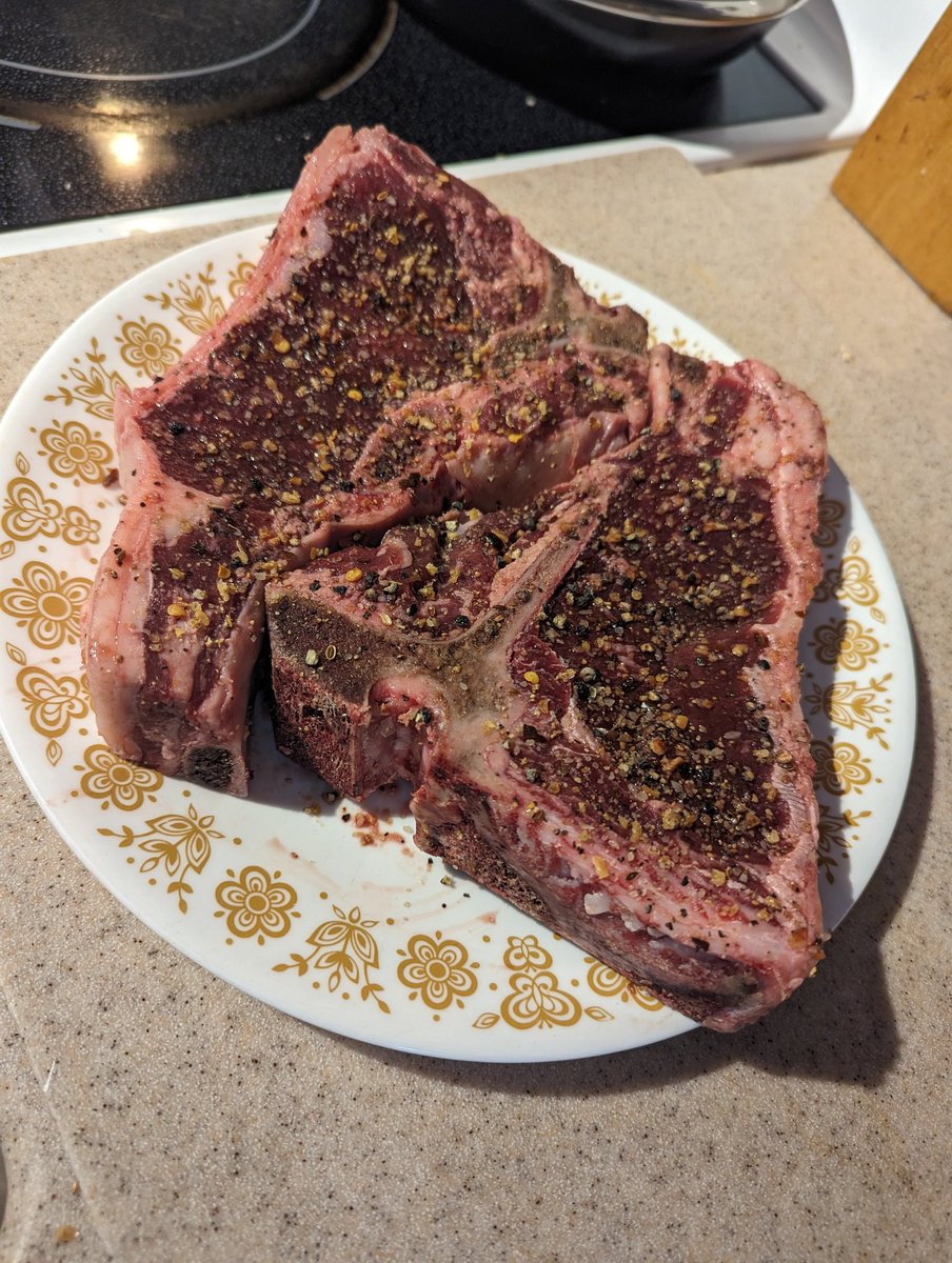MikeFollowsNo1's tweet image. Just about grill time!  #localbeef and some red, white, and blue &apos;taters to finish on the high rack. I think this calls for a beer to pair with ...