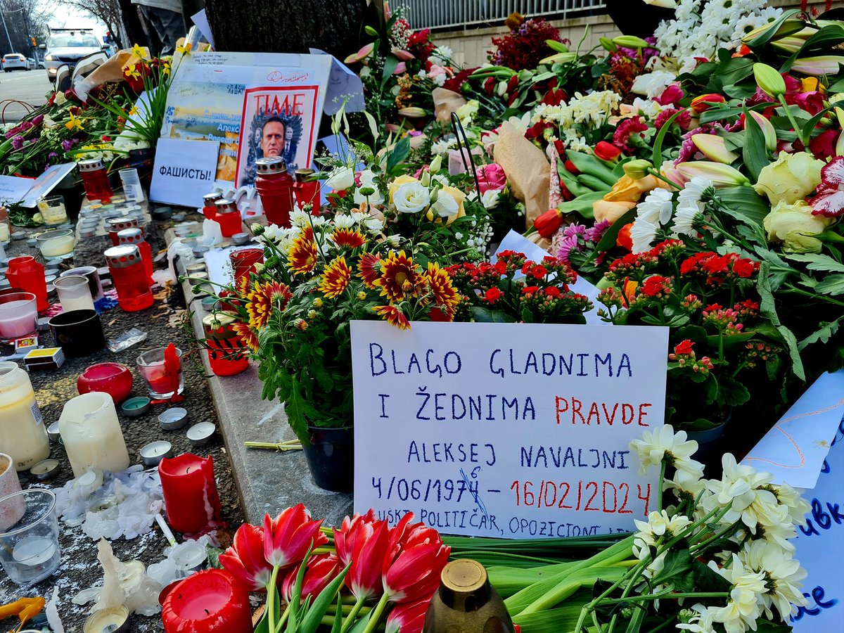 evbormir's tweet image. "Блаженны алчущие и жаждущие правды".