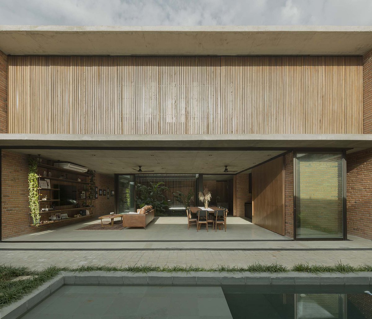 Arquine's tweet photo. El proyecto surge con la intención de crear una vivienda utilizando materiales naturales, con presencia de vegetación, luz natural en todos los espacios, ventilación cruzada y amplitud espacial. | https://t.co/RlKEGBZb4A

#ResumendelaSemana https://t.co/kXcMqysEaR