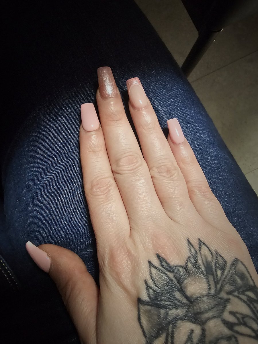 Wer übernimmt fleißig meine Nägel? 🤑