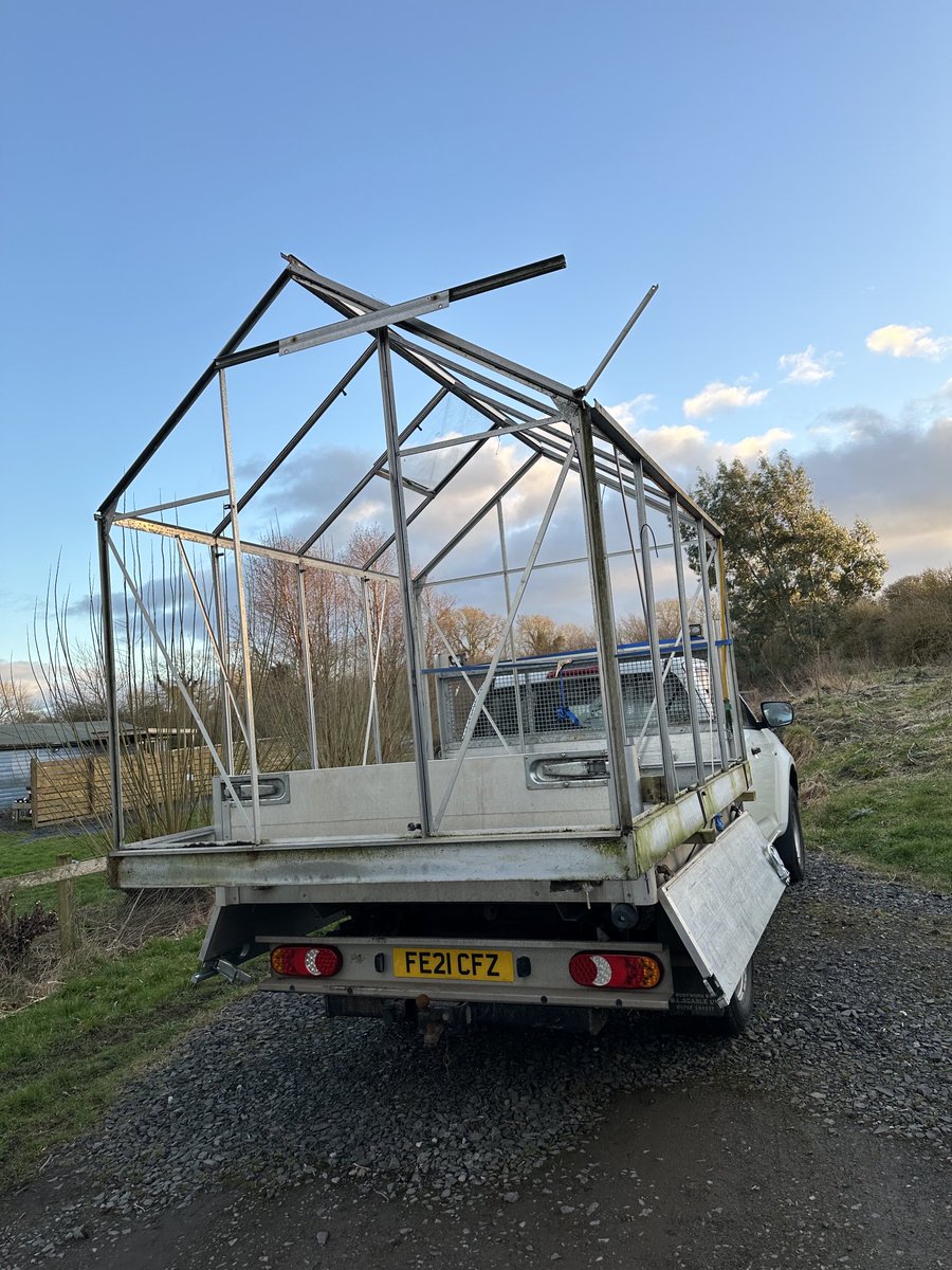 Makes a change from carrying bee hives. A kind gift on buy nothing. #beekeeping #northumberland #beefarming #northernarknursery