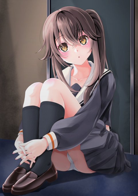 主人公の隣に住んでるJKかわいいねって思って調べたらJCだった。それどころか名前がなかった。公式名称がお隣さんって……。#佐々木とピーちゃん 