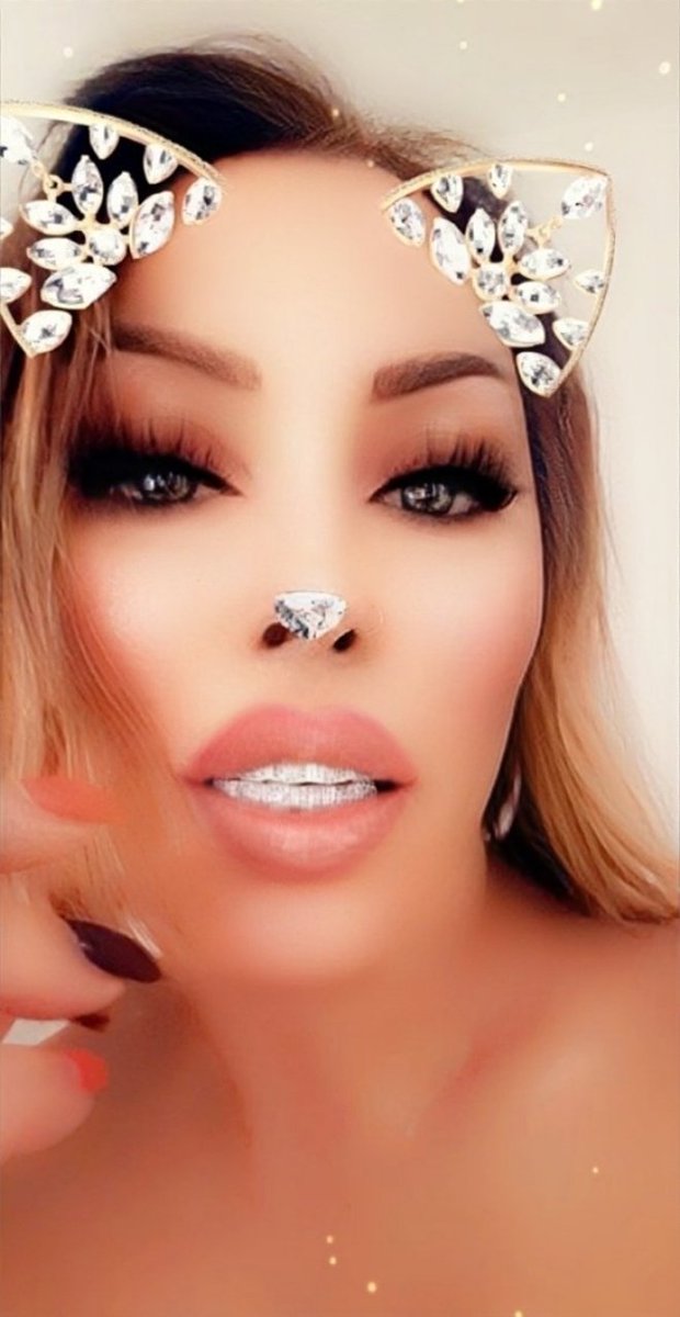 TheProfPearlC's tweet image. #Pleaseknow, when I am #done #studying -I miss @Snapchat but they be #toomuch-, #SpaghettiBolognese with different cheezes and soft #garlicbread and #cake with #icecream is waiting on me; you know #PEARL eats her #desert together with the main course. 😃😋🫠