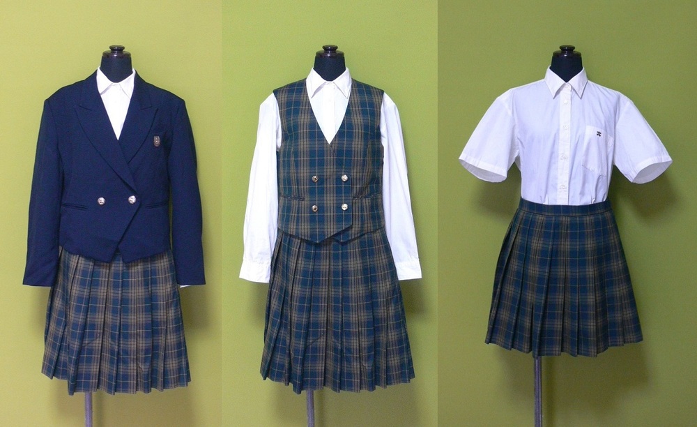 滋賀県 滋賀県立大津商業高校 制服が出品されました。 現在価格：8,000