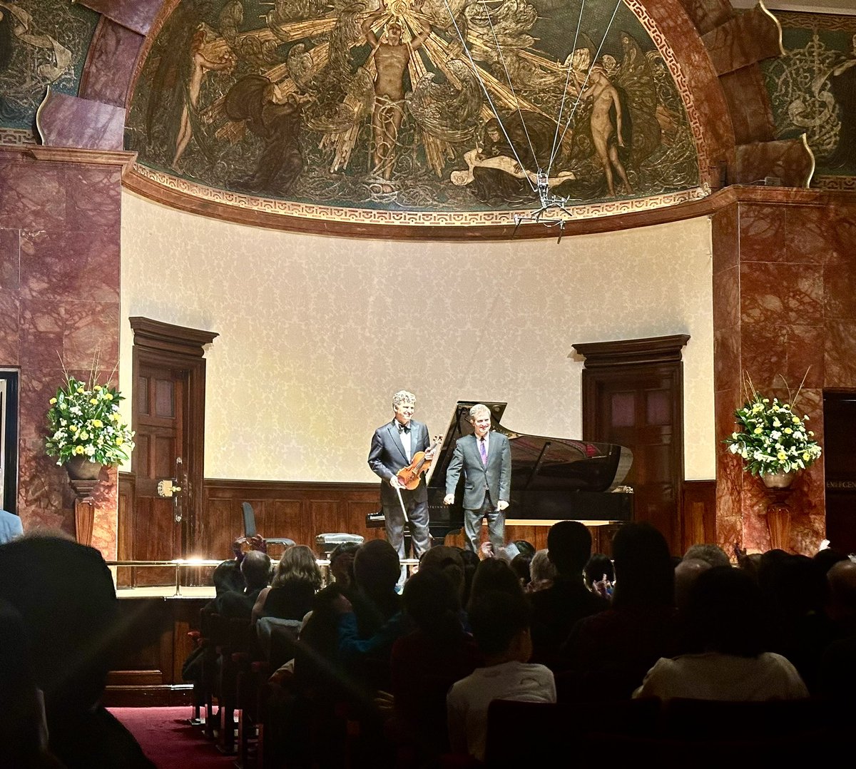 An audience moved to stillness and rapture by @JamesEhnes and Andrew Armstrong’s @piandrew Wigmore Hall concert tonight. Ehnes began by thanking @Delta Airlines for giving him the opportunity to raid the wardrobe of Ben the House Manager and borrow his nice tux