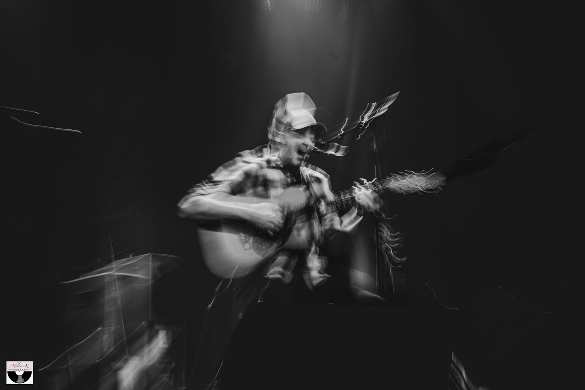 Souvenir de live 🔥📷🎸
Vince Lahay dans mon objectif
📷©AdelineK.