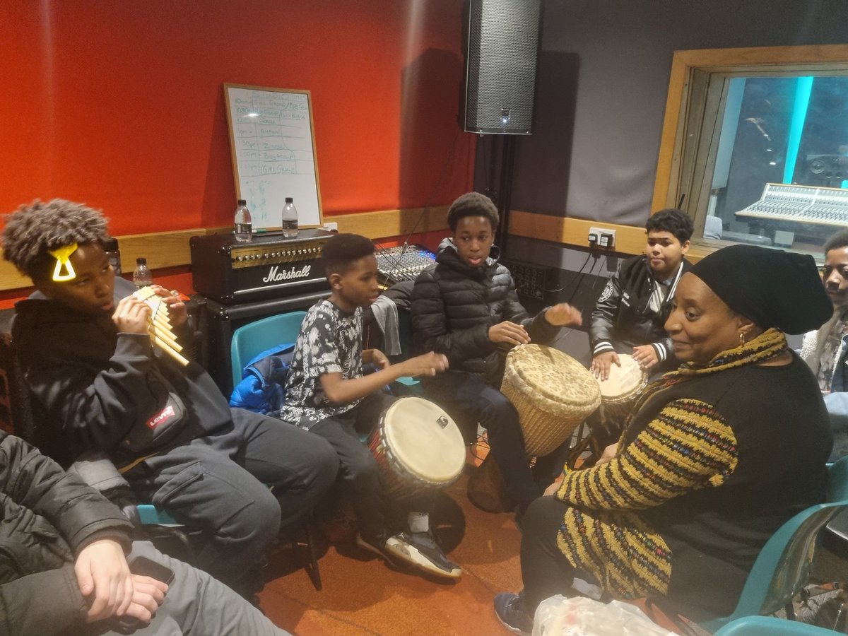 We even had a short visit from the #Wolverhampton legend that is Hanifa who came and gave up her time to talk to our young people and did an impromptu #AfricanDrumming workshop !! #SmoothieSounds #Halfterm #YESactivities