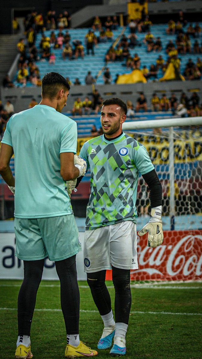 CerroLargoFc's tweet image. ¡🧤 Todo listo!

@rodriformento25 / @ginisantilli

#UnClubDePrimera🏹