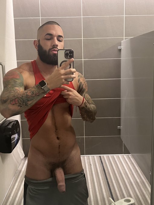 waiting for you 🫣 🤫&hellip; https://t.co/a9Qs9Q5WX1