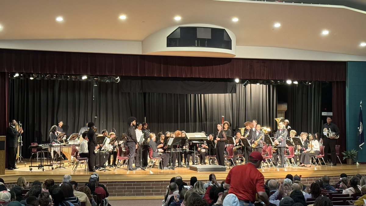 Such a great night in <a href="/SufVAschools/">Suffolk Public Schools</a> <a href="/SPS_FPA/">SPS Fine and Performing Arts</a>!Our all city honors middle &amp;high school bands performed, showing the spirit of musicianship&amp;collaboration from across the city.These are the reasons we do what we do! Great job Band Team!@NRHMMWBand <a href="/TheMusicalMrD/">Christopher DeFreeuw</a> #SPSCreatesAchievers