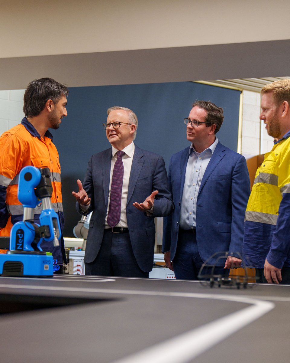 Chad is totally new to the mining sector, but when he heard about the course, and the fact it was fee-free, he decided to make the jump. “I thought it was a great way to get my foot in the door,” he told me at Thornlie TAFE in Perth today.