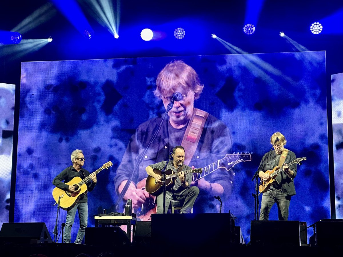 Doug9110's tweet image. I guess some rumors are true after all…🤘🏼😝🤘🏼🇺🇸☀️🌴🌊🔥@davetimmexico @treyanastasio @davematthewsbnd @DMBGorgeCrew @DMBSociety @DMBMamas @dMbCouchTour @DMB_Fam @SLessard