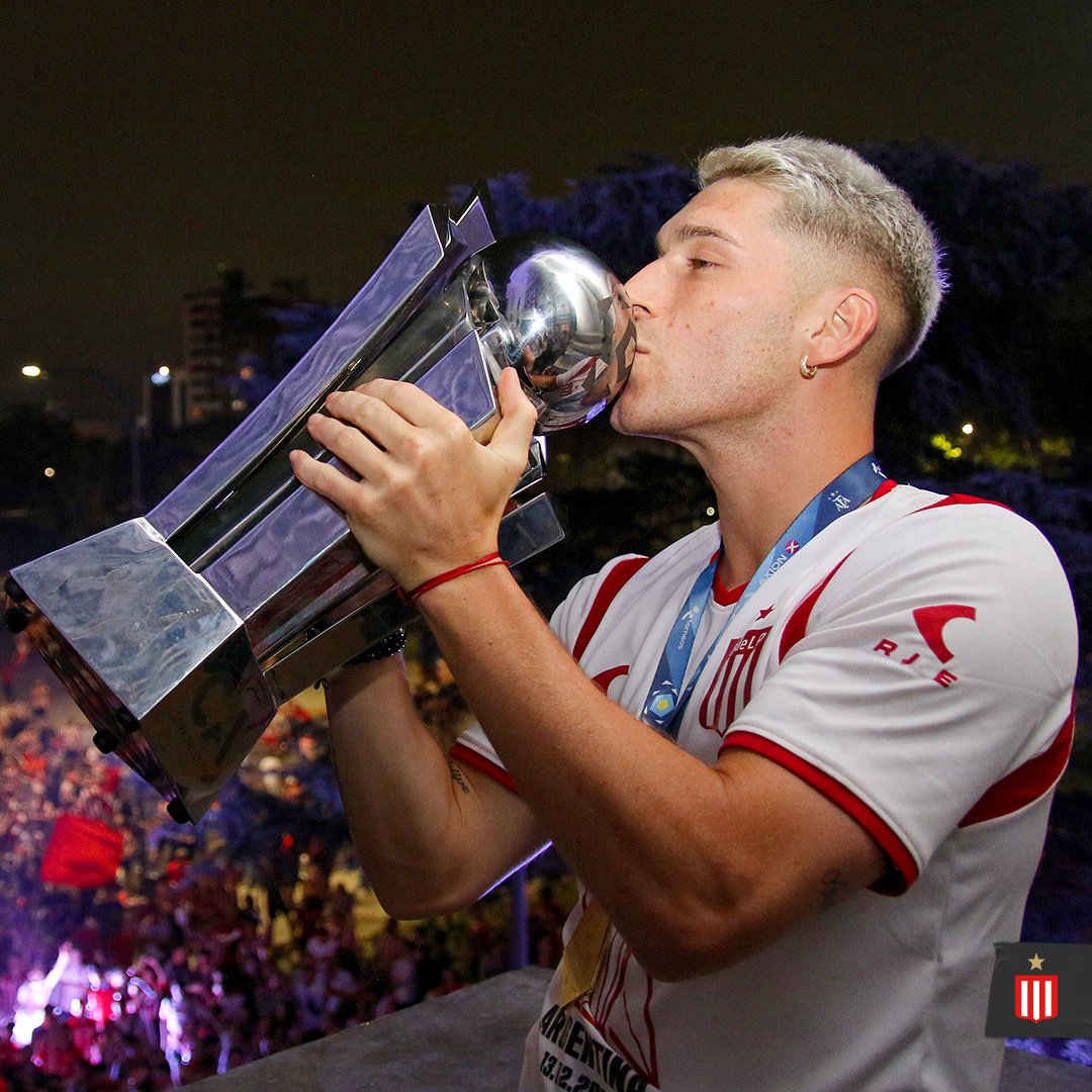 Benja Belv? ni idea amigo, el único Benja que conozco de Lp es a este.