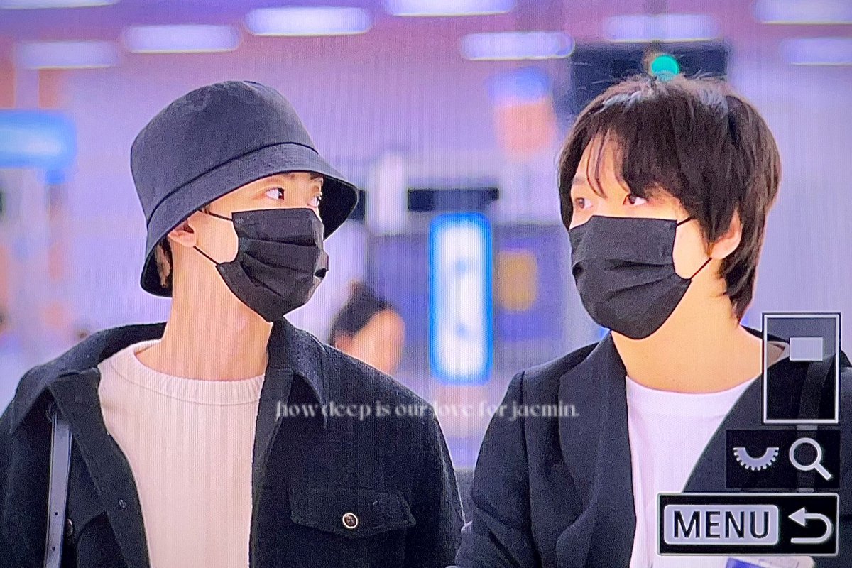 nahyuckbase's tweet photo. 2020                    2024 

biar waktu berubah, tatapan jm ttp sama🥹 nahyuck 🫠
https://t.co/iFqxRA1UWt