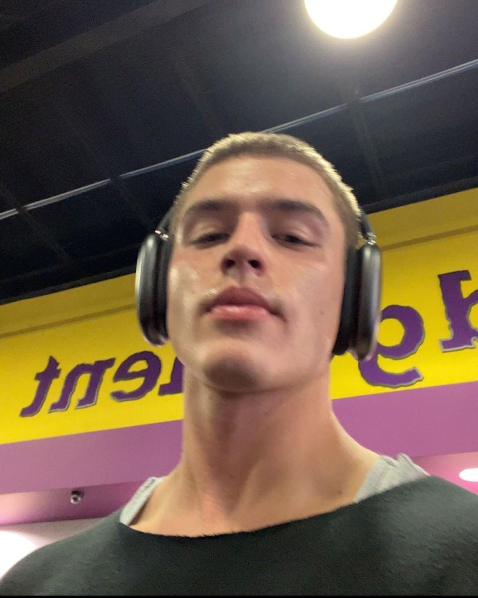 MooreStephan_'s tweet image. 👩🏻‍🦲