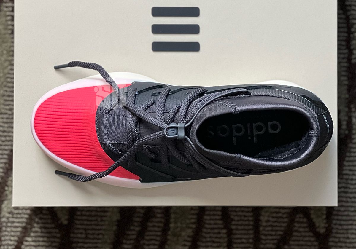 SneakerNews's tweet photo. Exclusive: Fear Of God Athletics adidas Basketball 1 "Indiana" 🏀 https://t.co/5g1GkDywa2