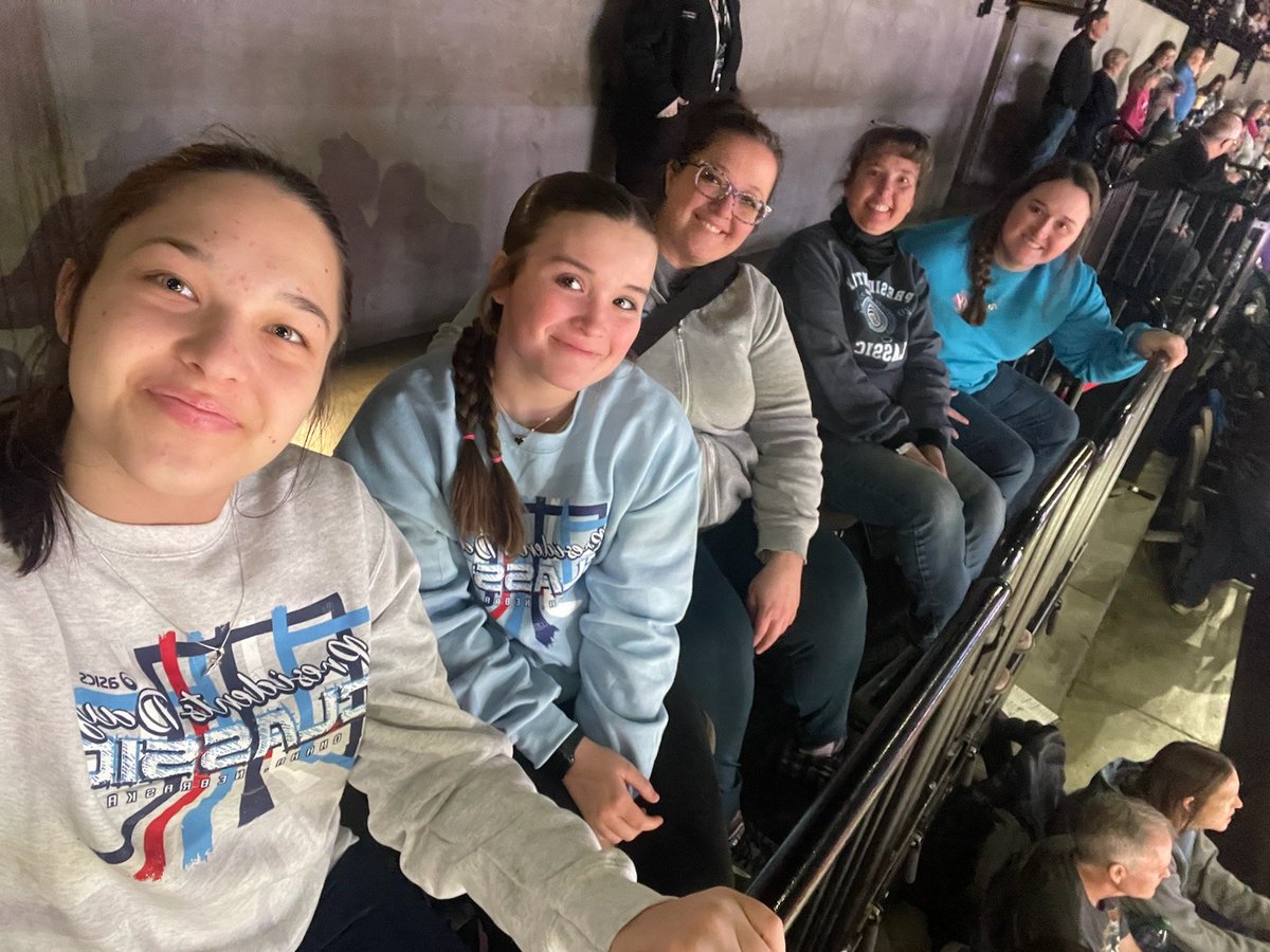 Wright1Family's tweet photo. Fun evening with FRIENDS between President's Day Tournament sessions @OmahaSupernovas  -  GO NOVAS!! https://t.co/olMbLlWimD