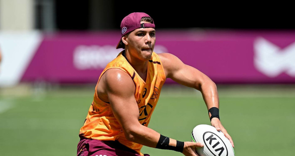 ArvosSEN's tweet photo. COMING UP | From Midday (11am @SENQLD) with @ThatJimmySmith.

- @NRL Trials &amp; All-Stars
- How much is Reece Walsh worth?
- @9NewsSyd's @ZacBailey14 
- Spencer Kassimir @BallsOutPhD talks Vegas

Fire in your questions here or on 0457 736 736

LISTEN 👉 https://t.co/jJvyuNj8BU https://t.co/vjf80OlHL0