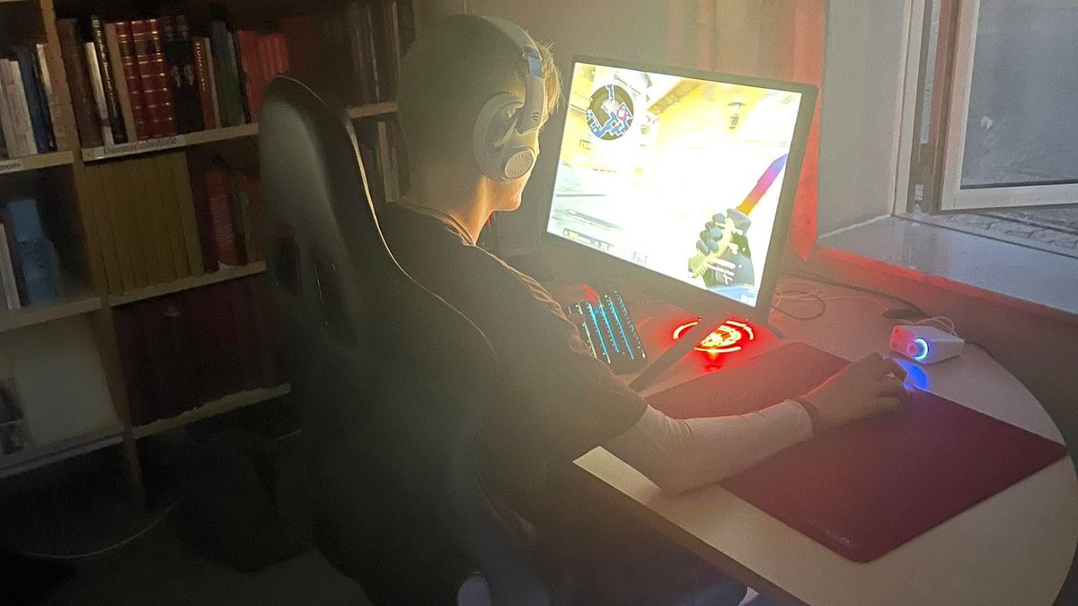 ◾️◼️Announcement!◼️◾️

Fra d.d. har <a href="/DiirtyCS/">Frederik Jensen🐉</a> valgt at bænke sig selv.
Vi sætter stor pris på dine 10 måneder i Maknitude trøjen og takker for arbejdet.🖤💪

Diirty kommer til at agere stand in, indtil vi har fundet en ny 5. mand🕵️‍♂️
#Maknitude