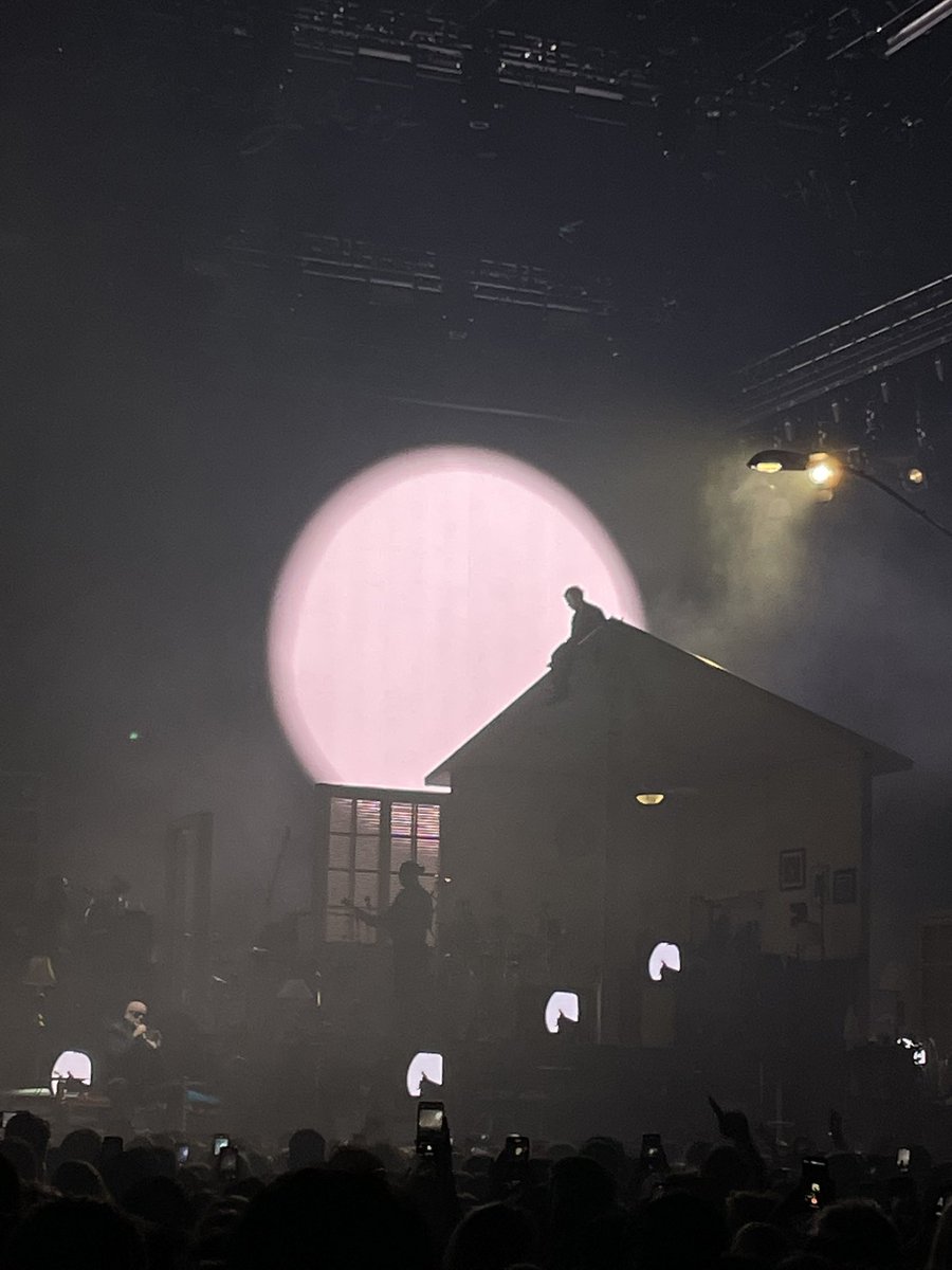 kianlufc's tweet photo. The 1975 are that band. What a fucking gig man https://t.co/3b6wqSbbQ9