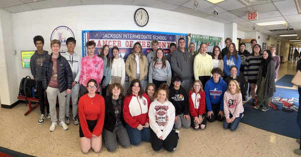 LHS students at Jackson Intermediate for Learning with a Loved one💕