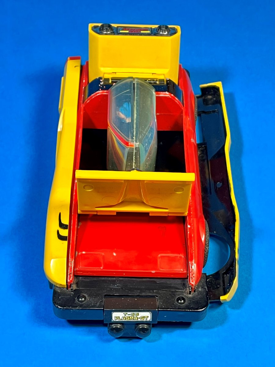 DXポピニカ タイガーハリケーン 覆面レスラーを覆面車に乗せる、という