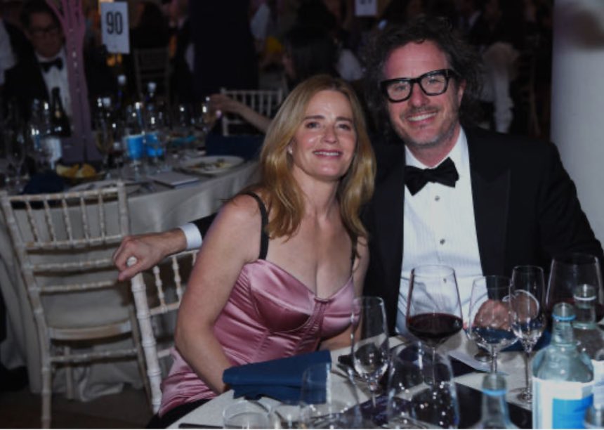 TeamShue's tweet image. So more photos of Elisabeth Shue at the BAFTA awards in London tonight! 60 years old and looking stunning!
#elisabethshue #BAFTA 
@EESblog @BacktotheFuture @CobraKaiSeries @TheBoysTV