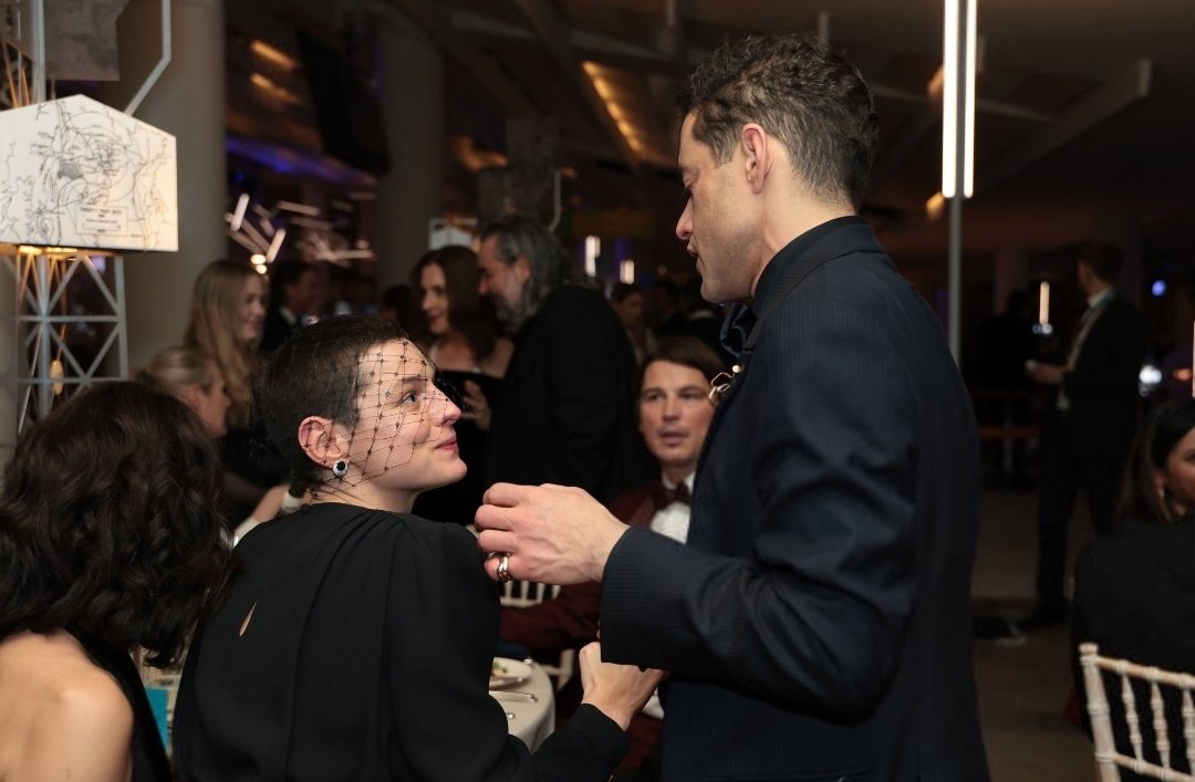 CorrinUpdates's tweet image. 📸 | Emma Corrin and Rami Malek together at the #BAFTAs!