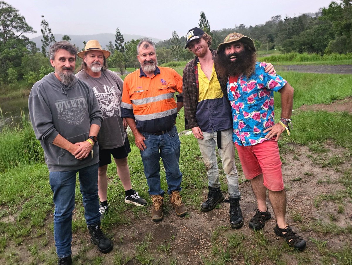 arris_pty_ltd's tweet photo. That time when Costa @CostasGarden came to visit us at the @Woodfordia STP. The Woodford Folk Festival is the biggest community-driven cultural event in Australia. You can watch his segment 'Growing a Festival' here https://t.co/VrOOWwwQff
#wastewater #treatment #reuse https://t.co/inVfue0npe