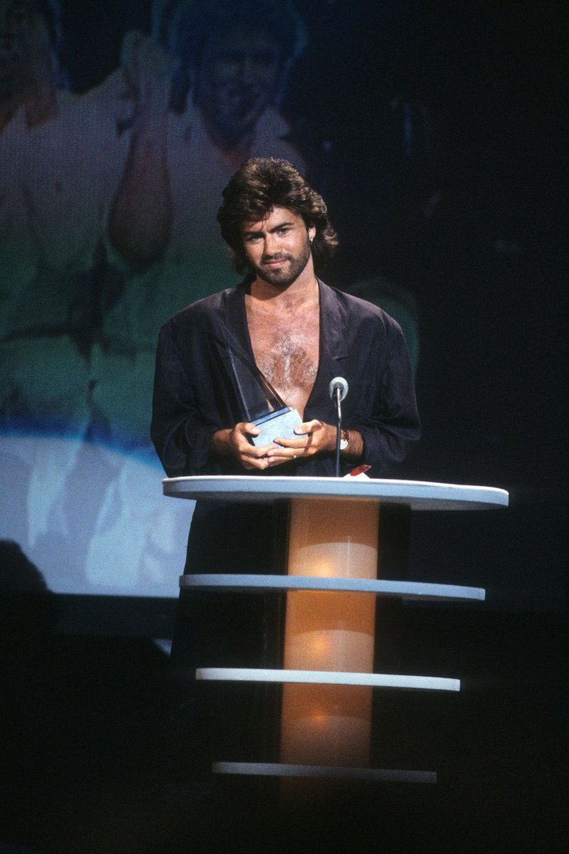 𝑮𝑹𝑹𝑳 tweet media