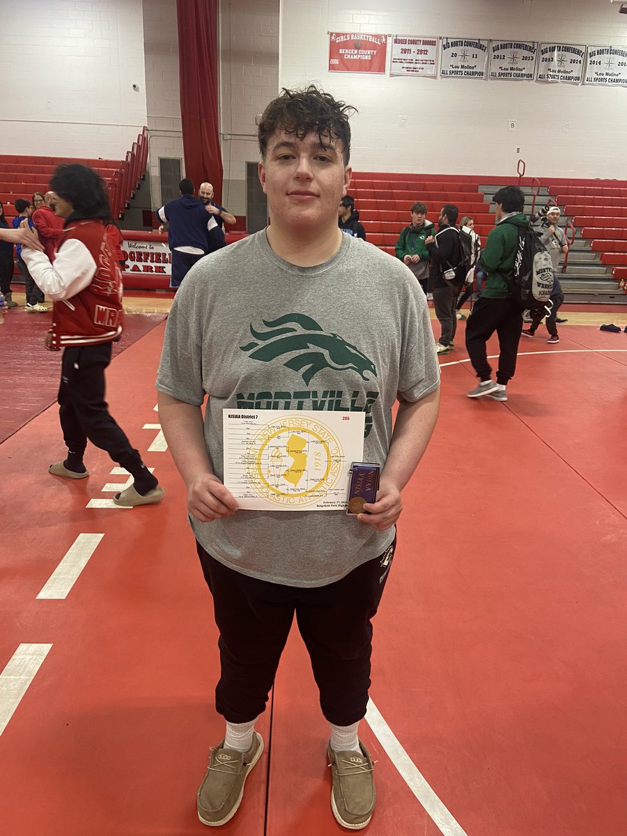 MontvilleWrest1's tweet photo. 🐎Congratulations HWT. Luke Abilio District VII Champion 🥇-Moving on to the Regions!!!! - Let’s go!! ☠️🔥🤼 @MTHSStampede @MustangsMTHS @MTHSAthBoosters @GardenStateHSW @bigstatesports  @MontvilleTwpSch @dailyrecordspts https://t.co/AimW7ZzPdM