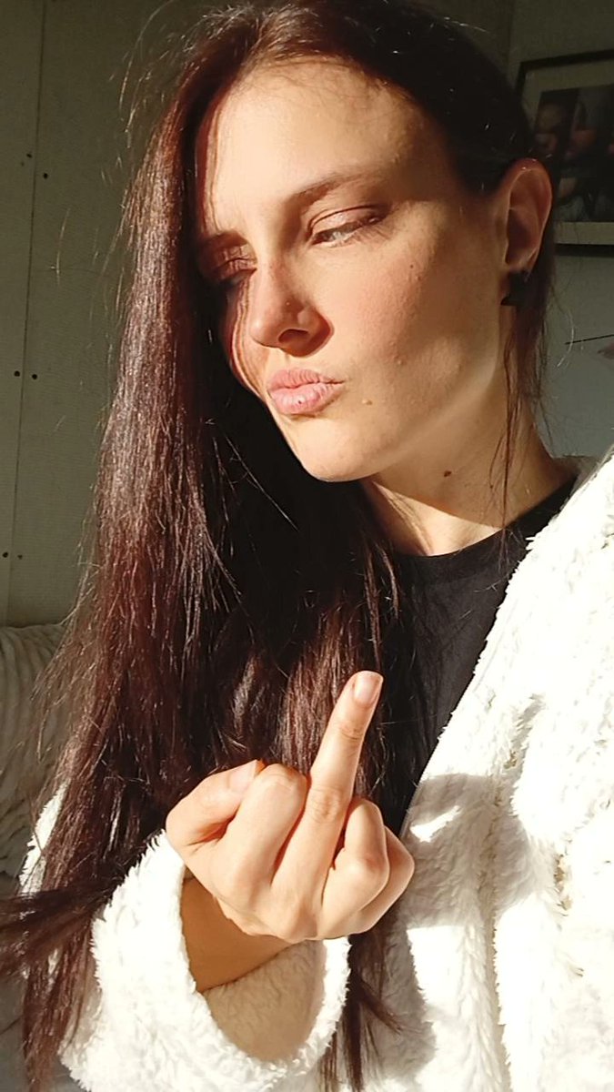 Hör auf zu Labern und fang an nützlich zu sein!

Findom