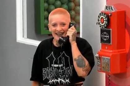 Lulizta2628's tweet photo. - Hola, conoces a la Policía?
-Qué Policía?
- La que se va después de Lucía
#GranHermano #GH
Prometo no molestar durante la gala... https://t.co/XUD2eD6hef