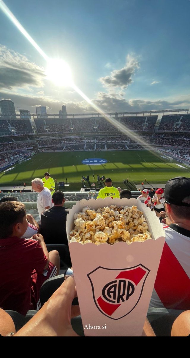 cabjedits's tweet photo. Pochoclo, sushi, frazada y las bandana en el monu.
Fiesta 🔥🔥🔥 https://t.co/N2i2F7aKtG