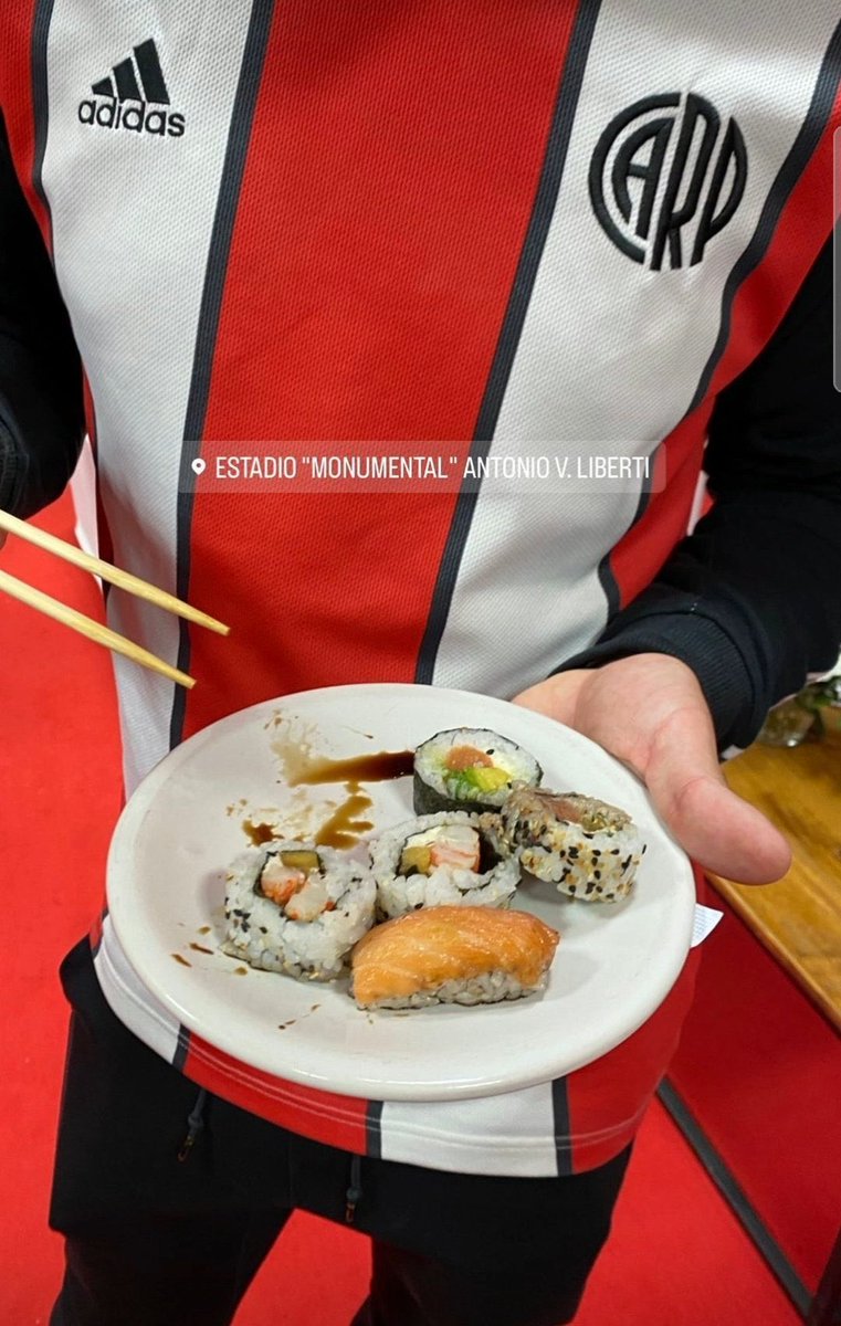 cabjedits's tweet photo. Pochoclo, sushi, frazada y las bandana en el monu.
Fiesta 🔥🔥🔥 https://t.co/N2i2F7aKtG
