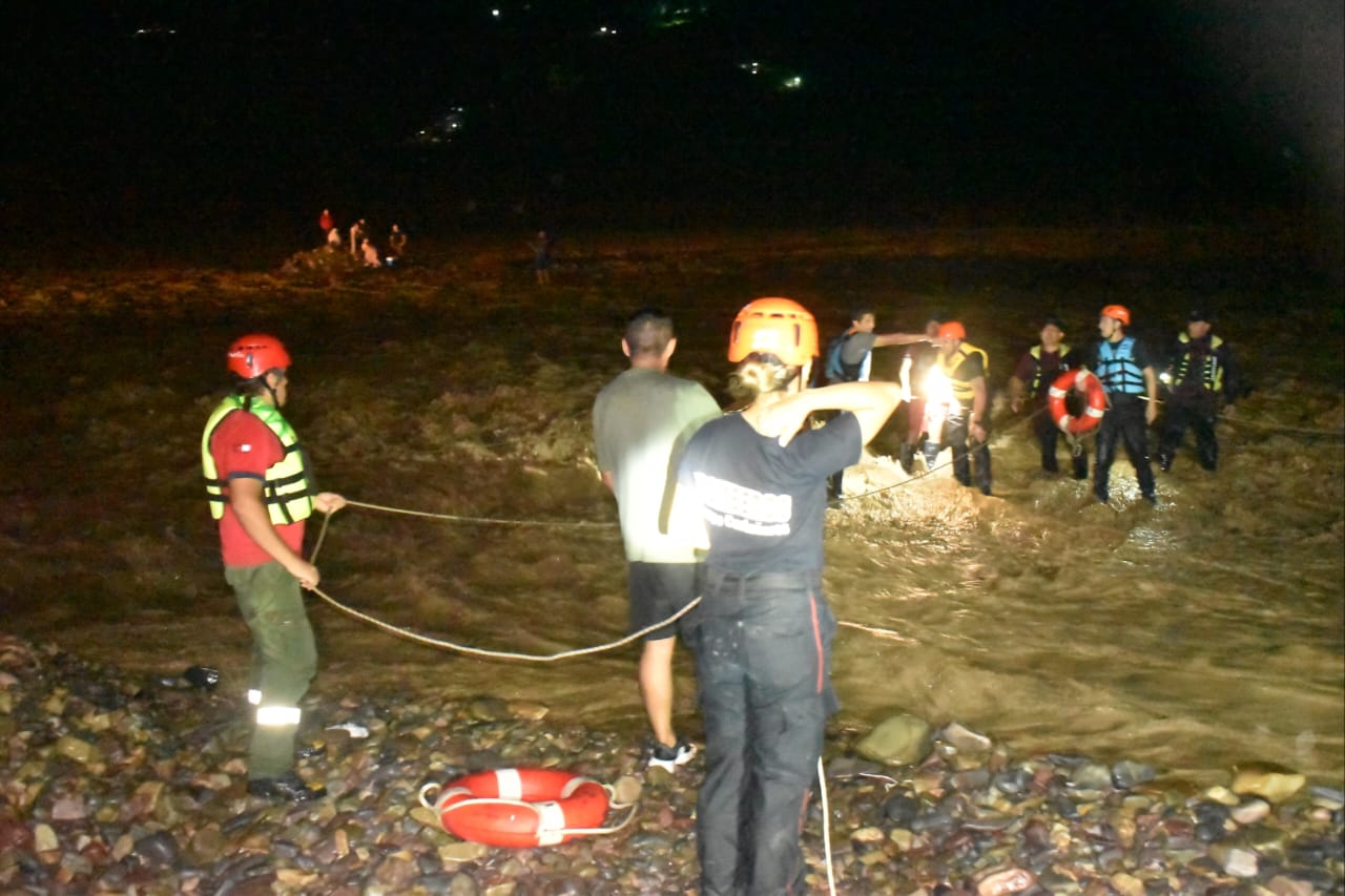 GGqOID1WoAMfi-0?format=jpg&name=large