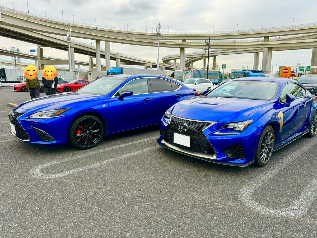 osamotorsco's tweet photo. 先日お話しですが、65さんのヒートブルーESと並べさせて頂きました🟦

ESでは希少色ですがESだと凄く迫力がありますがやっぱり綺麗な色でした😆

青×白の組み合わせも素敵でした✨

Special thanks @LEXUS_SixtyFive 

#lexus #es #rcf #heatblue #8X1
#ヒートブルーコントラストレイヤリング https://t.co/eiM2qtjIsV