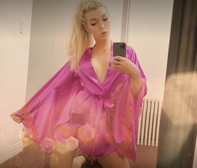 Feeling a bit naughty ✨ https://t.co/ClrOLIEHCp