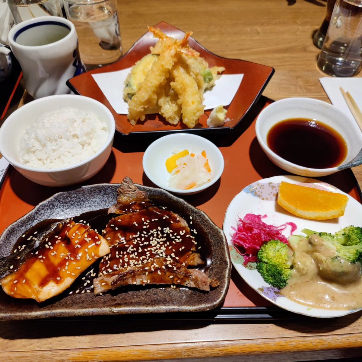 oquend026's tweet photo. Japanese dinner anybody????? Yes please. https://t.co/0jembJ29ya